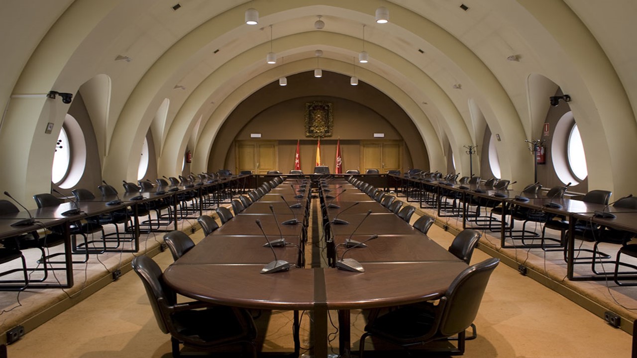 3-2018-09-27-3-2017-07-13-Sala de Juntas Grande Rectorado web.jpg